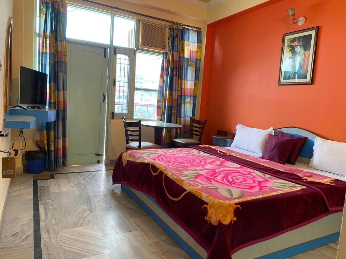 Hotel Surya Laxman Jhula Rishikesh Bagian luar foto